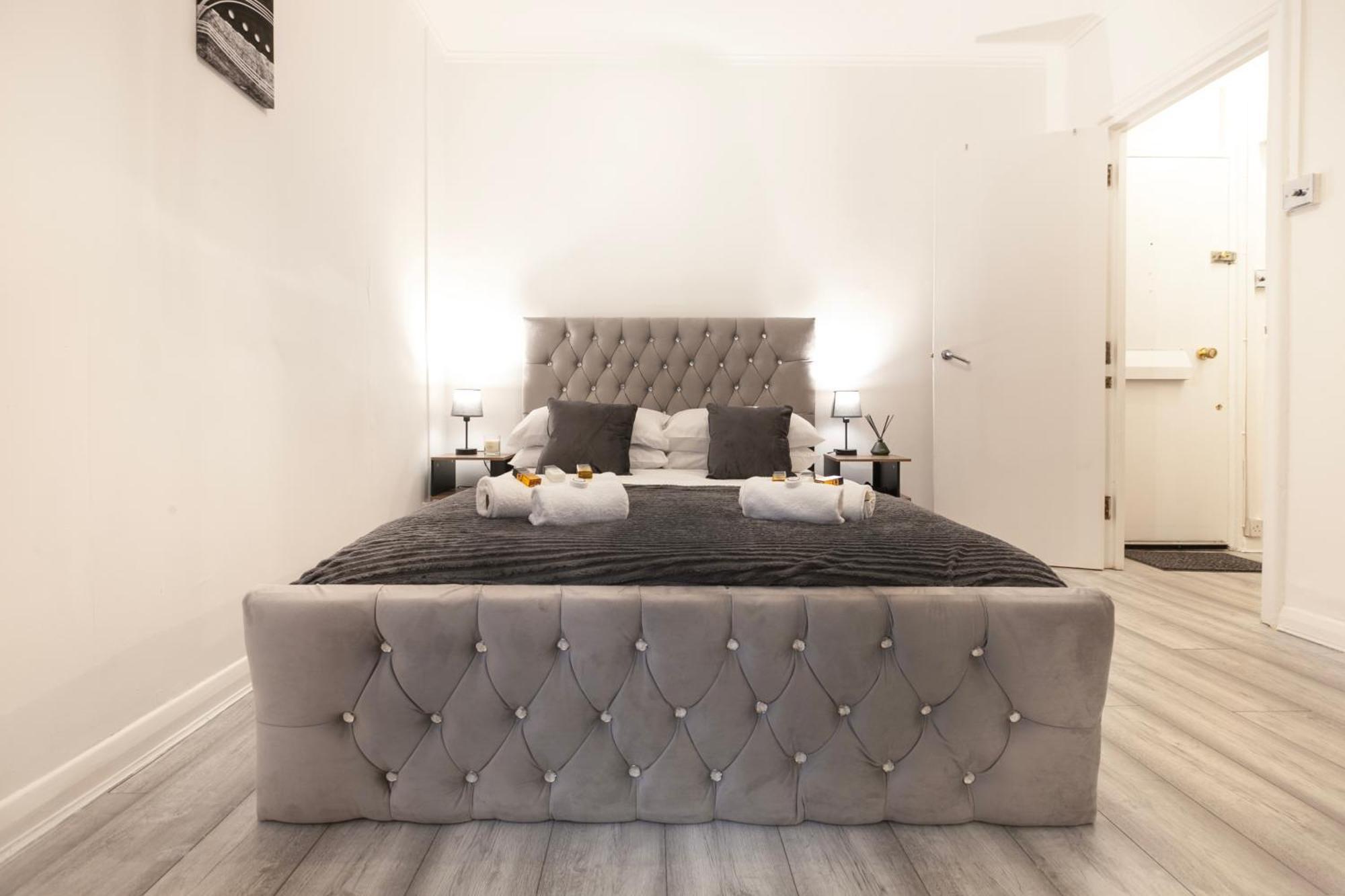 Beautiful One Bedroom Flat In Scott Ellis Gardens Londra Dış mekan fotoğraf